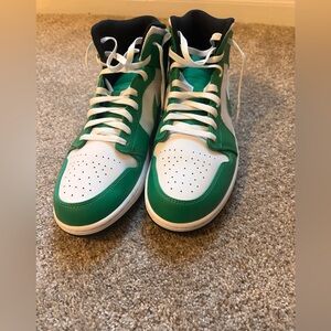 Jordan 1 mid